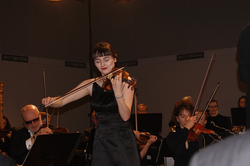 Solistin Anne Luisa Kramb im Bleckeder Haus