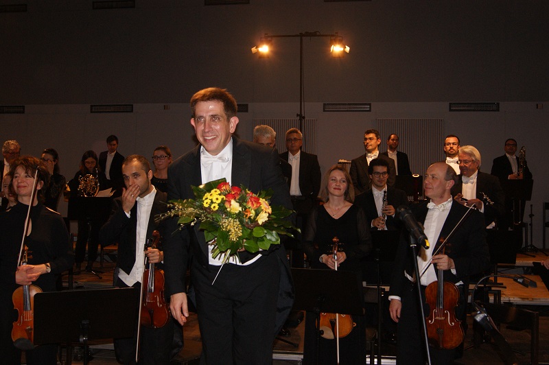 Dirigent Nicholas Milton im Bleckeder Haus
