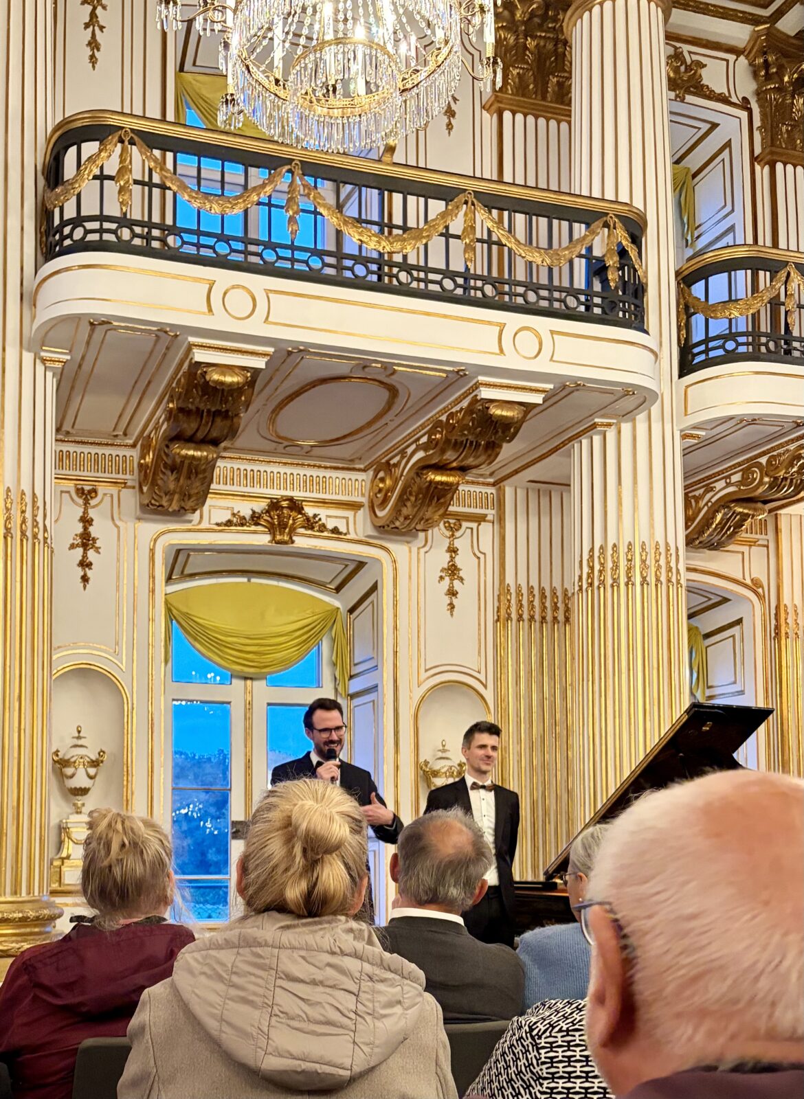 Seng2Seng im goldenen Saal